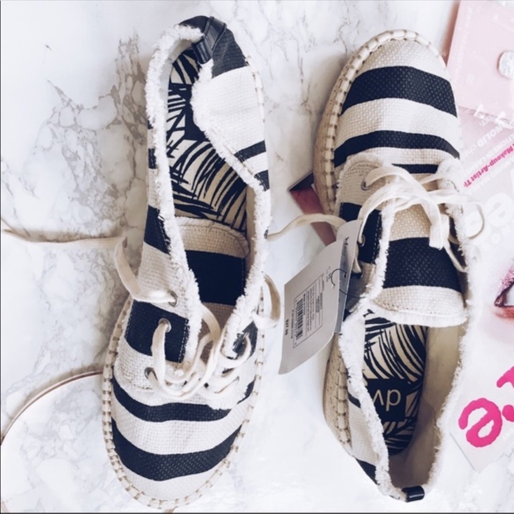 NWT Dolce Vita Flatform Zebra Striped Espadrilles